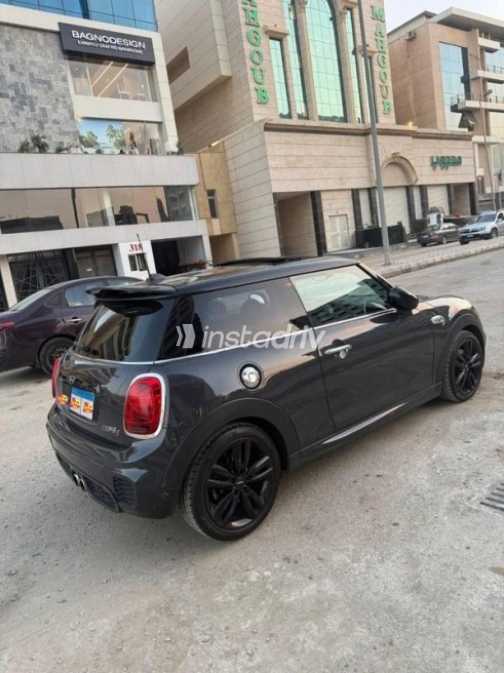 Mini Mini Cooper S 2021 Gray Automatic Used for Sale in Cairo - 4