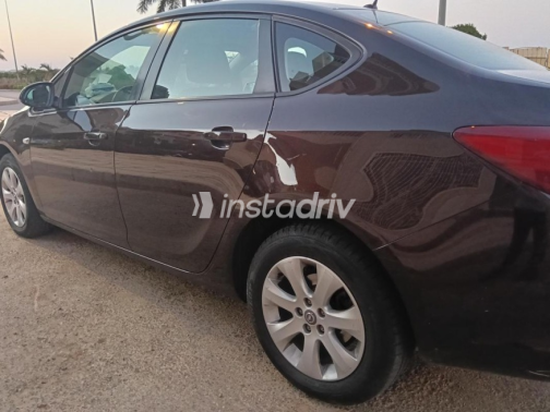 Opel Astra 2015 Brown Automatic Used for Sale in Cairo - 8