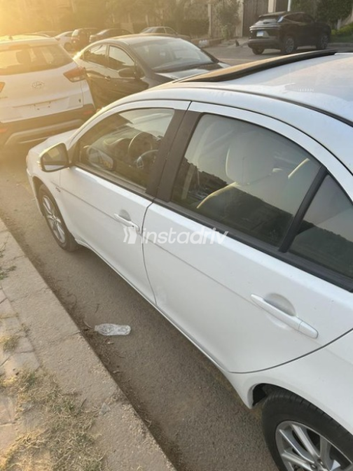 Mitsubishi Lancer 2017 White Automatic Used for Sale in Cairo - 6