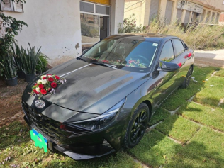 هيونداي إلنترا 2021 أبيض أوتوماتيك مستعملة للبيع في الإسكندرية
