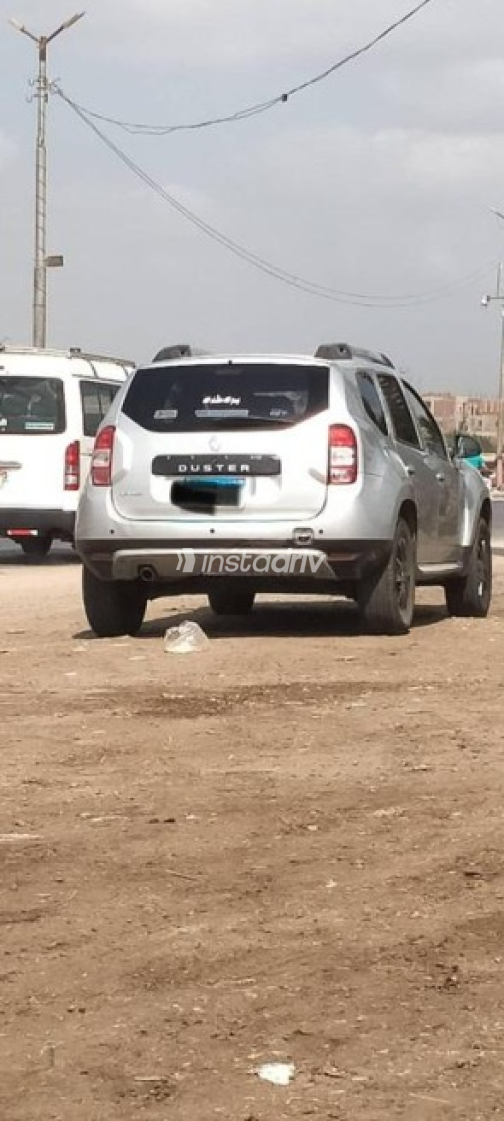 Renault Duster 2018 Silver Automatic Used for Sale in Sohag - 4