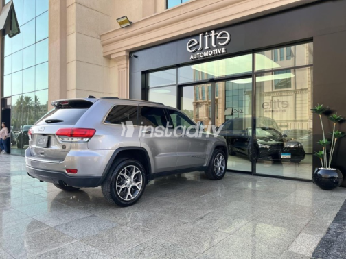 Jeep Grand Cherokee 2020 Silver Automatic Used for Sale in Cairo - 3