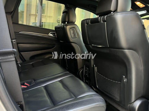 Jeep Grand Cherokee 2020 Silver Automatic Used for Sale in Cairo - 10