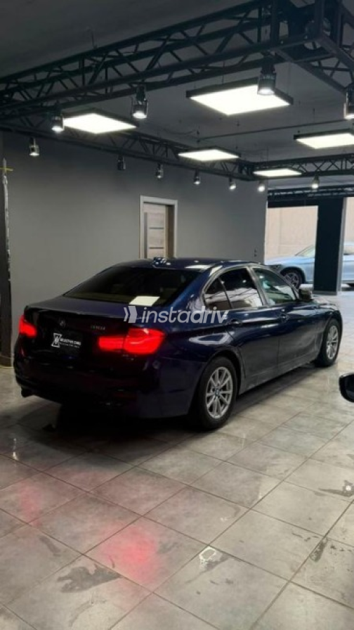 BMW 318 2019 Dark Blue Automatic Used for Sale in Cairo - 4