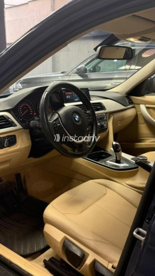 BMW 318 2019 Dark Blue Automatic Used for Sale in Cairo - 5