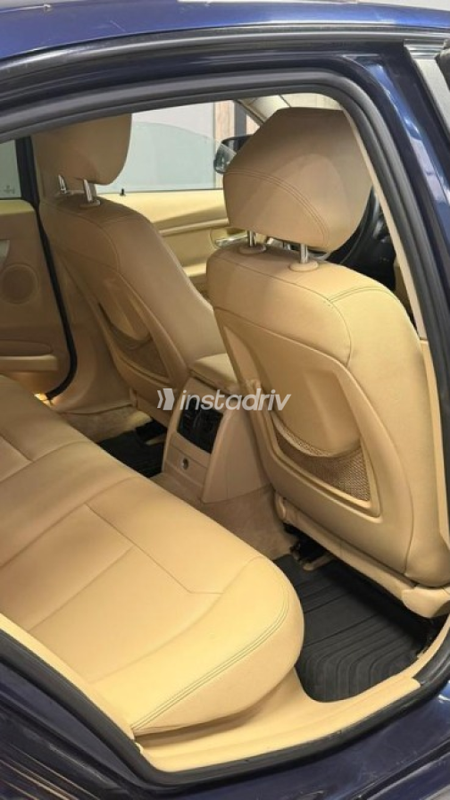 BMW 318 2019 Dark Blue Automatic Used for Sale in Cairo - 7