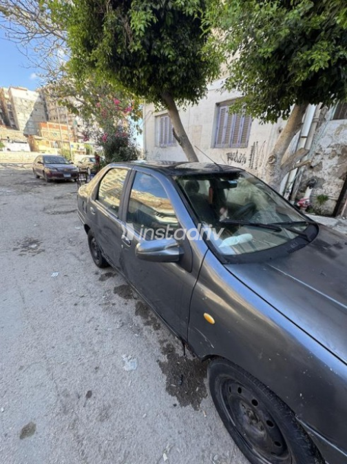 فيات سينا 2002 بترولي أوتوماتيك مستعملة للبيع في الإسكندرية - 10