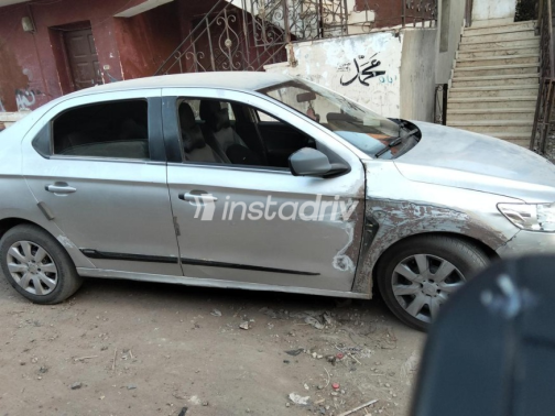 Peugeot 301 2015 Silver Automatic Used for Sale in Kafr el-Sheikh - 1