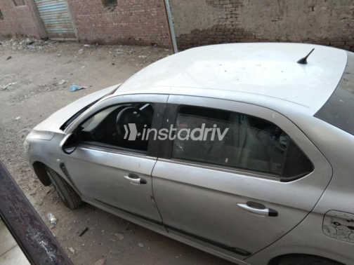 Peugeot 301 2015 Silver Automatic Used for Sale in Kafr el-Sheikh - 2