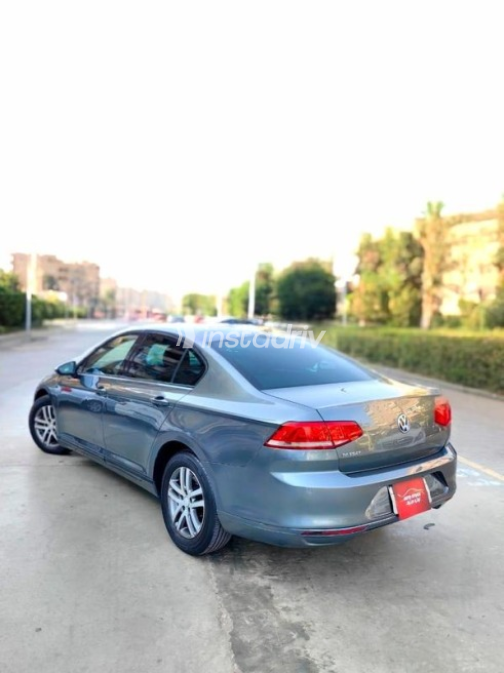 Volkswagen Passat 2017 Gray Automatic Used for Sale in 6 October - 2