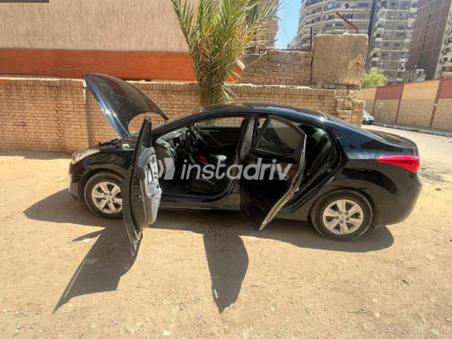 Hyundai Elantra MD 2012 Black Automatic Used for Sale in Cairo - 4
