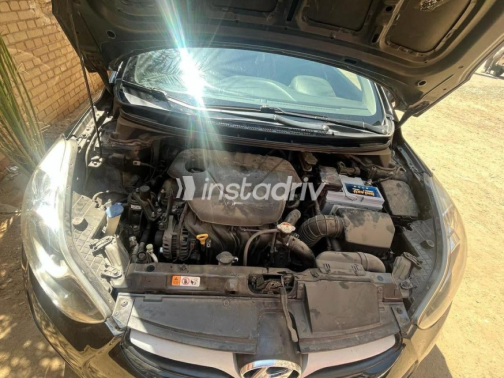 Hyundai Elantra MD 2012 Black Automatic Used for Sale in Cairo - 8