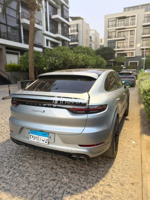 Porsche Cayenne 2020 Silver Automatic Used for Sale in Nasr city - 6