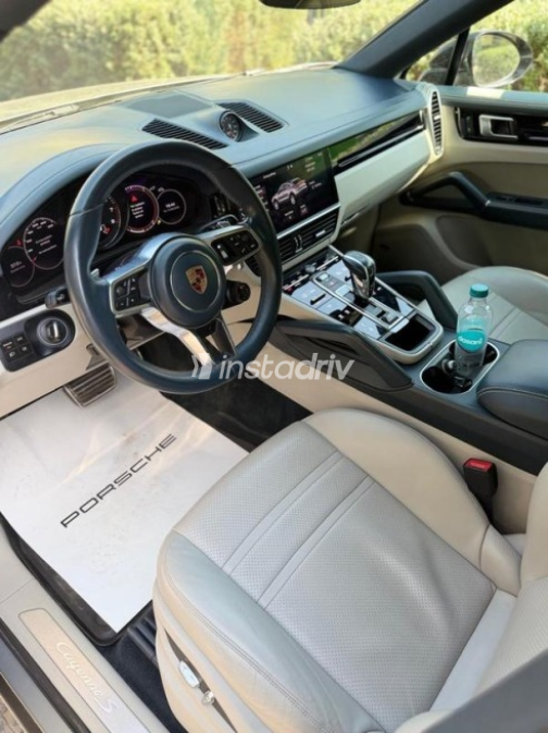 Porsche Cayenne 2020 Silver Automatic Used for Sale in Nasr city - 9