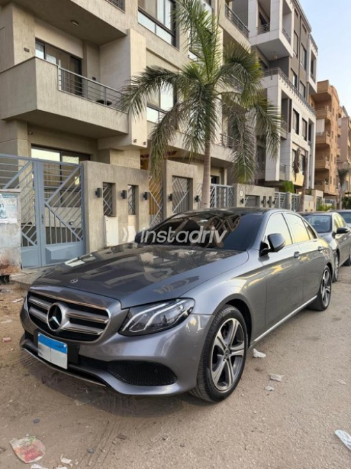 Mercedes E 180 2017 Gray Automatic Used for Sale in Sheikh Zayed City - 1