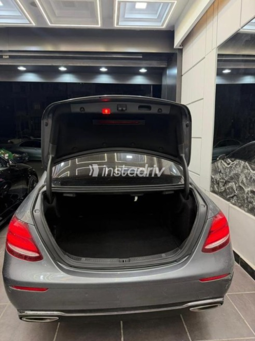 Mercedes E 180 2017 Gray Automatic Used for Sale in Sheikh Zayed City - 6