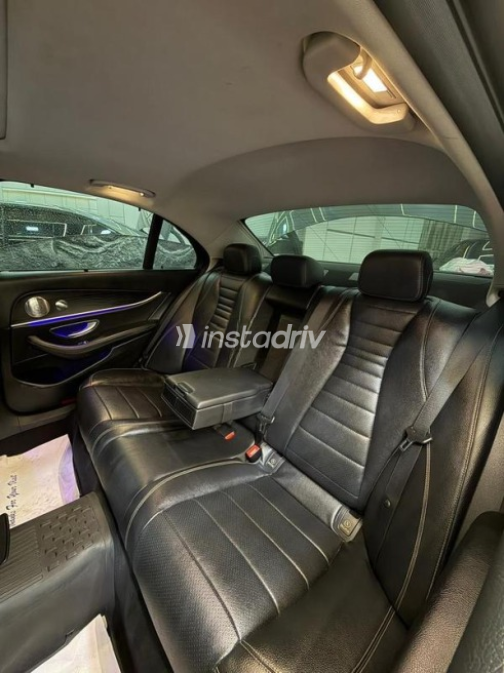 Mercedes E 180 2017 Gray Automatic Used for Sale in Sheikh Zayed City - 7