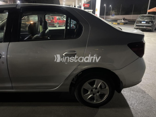 Renault Logan 2016 Silver Automatic Used for Sale in Giza - 10