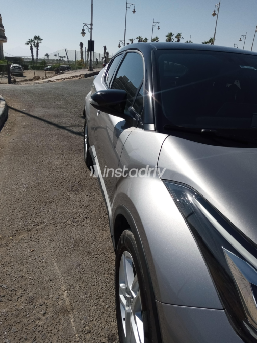 تويوتا C-HR 2021 فضي أوتوماتيك مستعملة للبيع في القاهرة الكبرى ( القاهرة - الجيزة) - 2