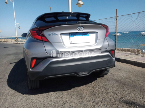 تويوتا C-HR 2021 فضي أوتوماتيك مستعملة للبيع في القاهرة الكبرى ( القاهرة - الجيزة) - 7