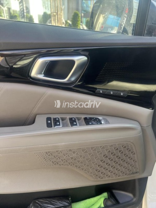 Kia Carnival 2026 White Automatic Used for Sale in 6 October - 5