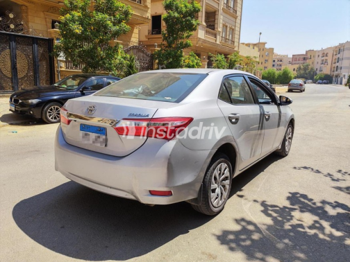 Toyota Corolla 2019 Silver Automatic Used for Sale in Cairo - 4