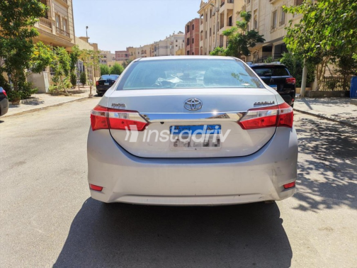 Toyota Corolla 2019 Silver Automatic Used for Sale in Cairo - 5