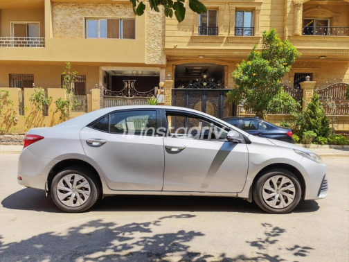 Toyota Corolla 2019 Silver Automatic Used for Sale in Cairo - 7