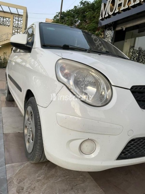 Kia Picanto 2011 White Automatic Used for Sale in Nasr city - 3