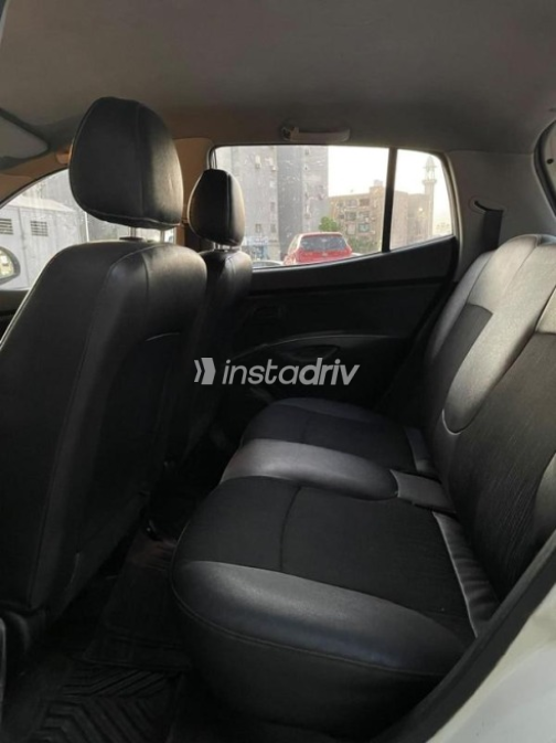 Kia Picanto 2011 White Automatic Used for Sale in Nasr city - 5