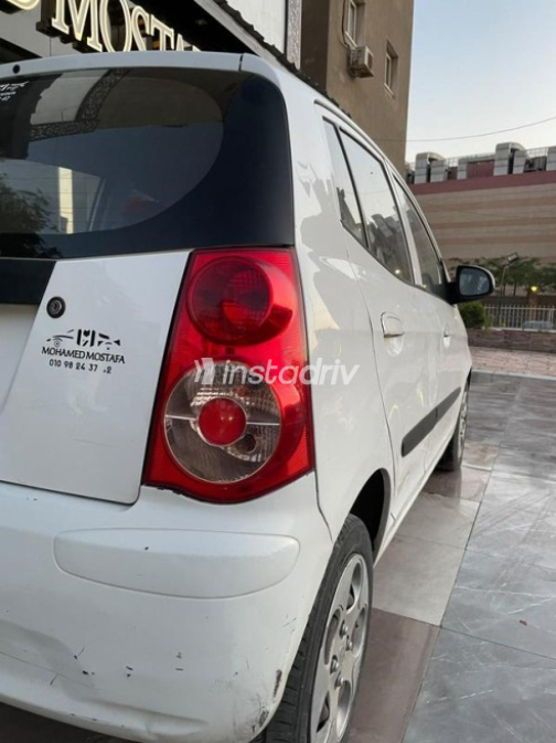 Kia Picanto 2011 White Automatic Used for Sale in Nasr city - 9