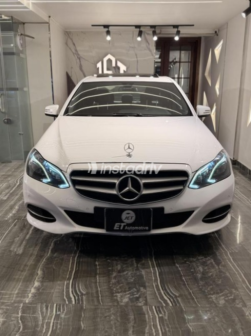 Mercedes E 200 2014 White Automatic Used for Sale in Nasr city - 3