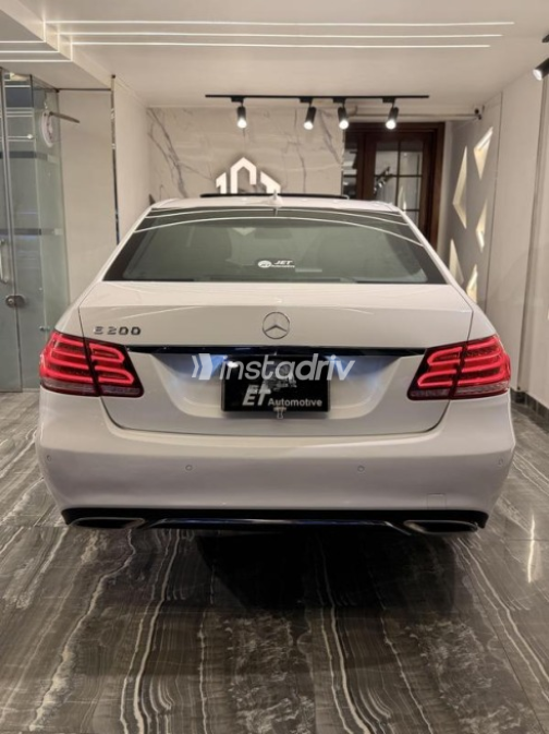 Mercedes E 200 2014 White Automatic Used for Sale in Nasr city - 8