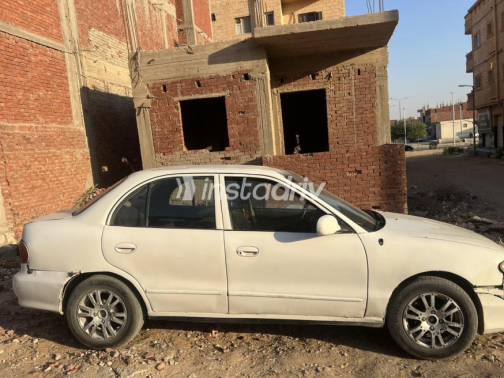 Hyundai Accent 1999 White Manual Used for Sale in 10th of Ramadan - 4