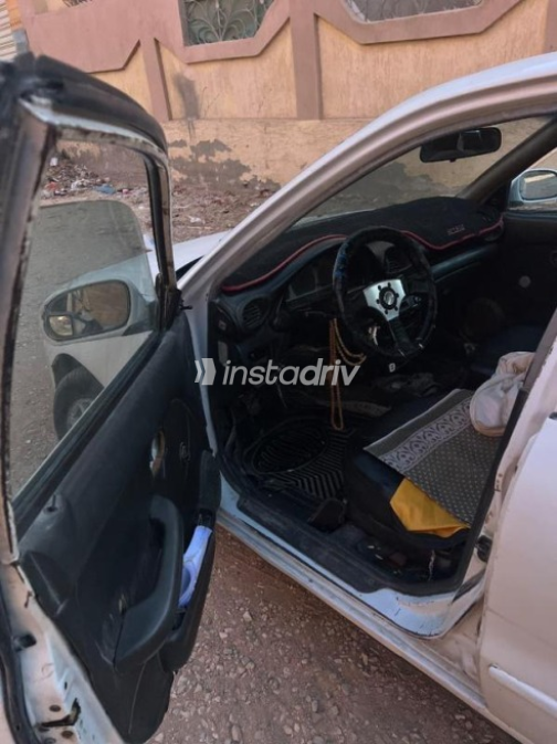 Hyundai Accent 1999 White Manual Used for Sale in 10th of Ramadan - 5