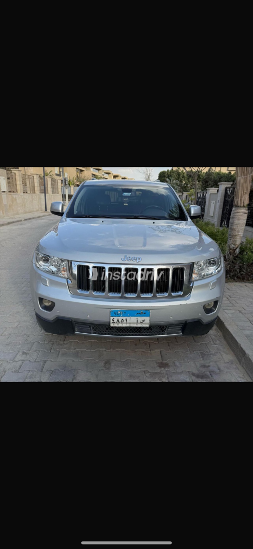 Jeep Grand Cherokee 2012 Silver Automatic Used for Sale in Greater Cairo ( Cairo + Giza) - 8