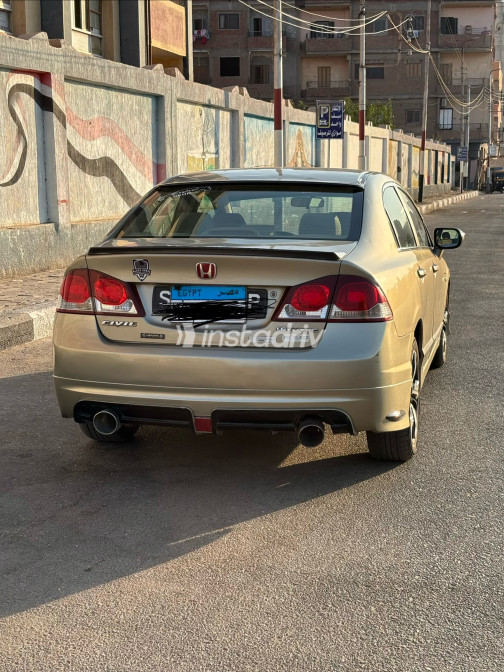 Honda Civic 2008 Gold Automatic Used for Sale in Greater Cairo ( Cairo + Giza) - 7