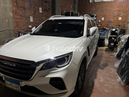 Jetour X70 2021 White Automatic Used for Sale in Greater Cairo ( Cairo + Giza) - 2