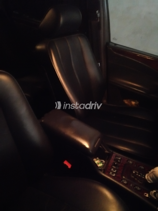 Mercedes E 200 2001 Black Automatic Used for Sale in Greater Cairo ( Cairo + Giza) - 2