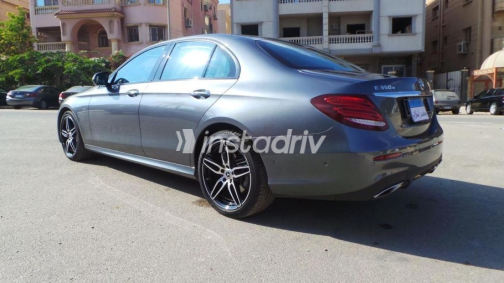 مرسيدس E 350 2018 فضي أوتوماتيك مستعملة للبيع في 6 أكتوبر - 3