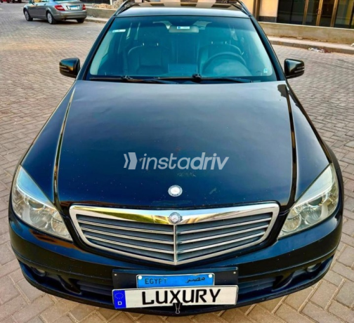 Mercedes C 180 2009 Black Automatic Used for Sale in Cairo - 1