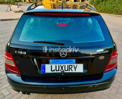Mercedes C 180 2009 Black Automatic Used for Sale in Cairo - 3