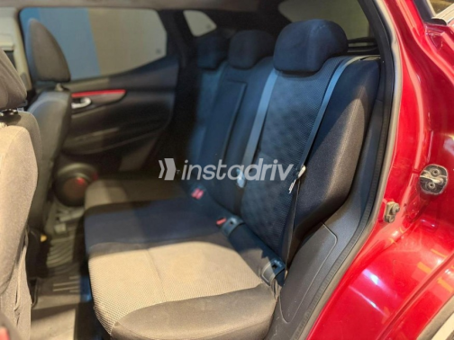 Nissan Qashqai 2017 Red Automatic Used for Sale in Cairo - 6