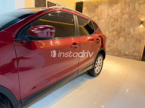 Nissan Qashqai 2017 Red Automatic Used for Sale in Cairo - 9