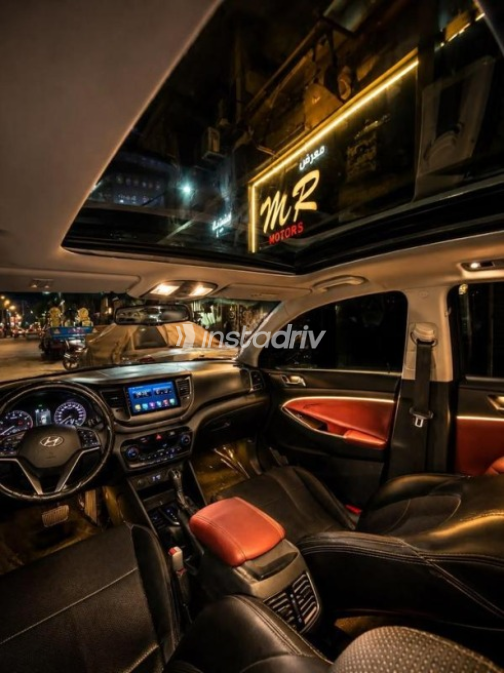 Hyundai Tucson 2017 Black Automatic Used for Sale in Asyut - 6