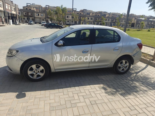 Renault Logan 2015 Silver Manual Used for Sale in 6 October - 3