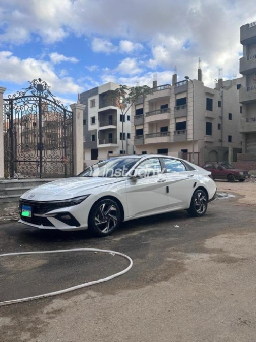 Hyundai Elantra CN7 2025 White Automatic Used for Sale in 6 October - 3