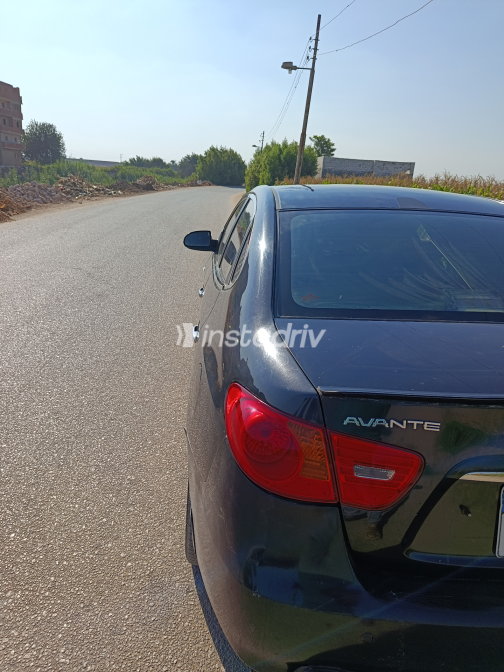 Hyundai Avante 2009 Black Automatic Used for Sale in Greater Cairo ( Cairo + Giza) - 4