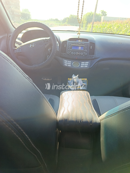 Hyundai Avante 2009 Black Automatic Used for Sale in Greater Cairo ( Cairo + Giza) - 5