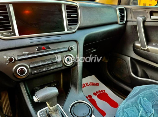 Kia Sportage 2021 Red Automatic Used for Sale in Cairo - 2